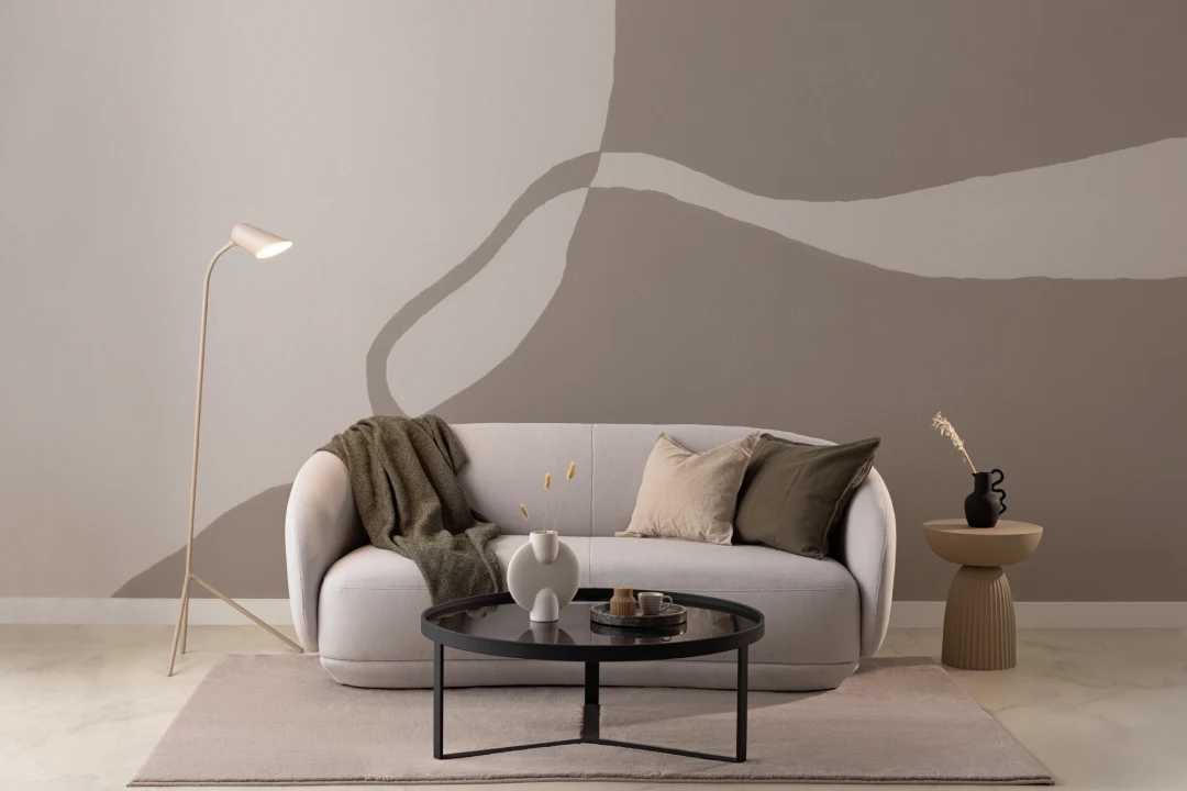 Handmålad mural-tapeter i mjuk beige med gipstextur