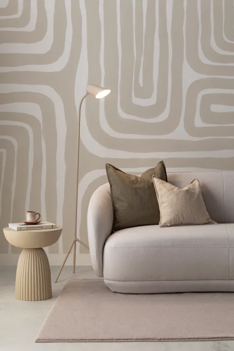 Handmålat labyrintmönster Modern geometrisk mural-tapeter i beige