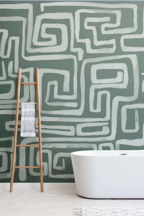 Mural de papel pintado a mano con diseño de laberinto en verde esmeralda