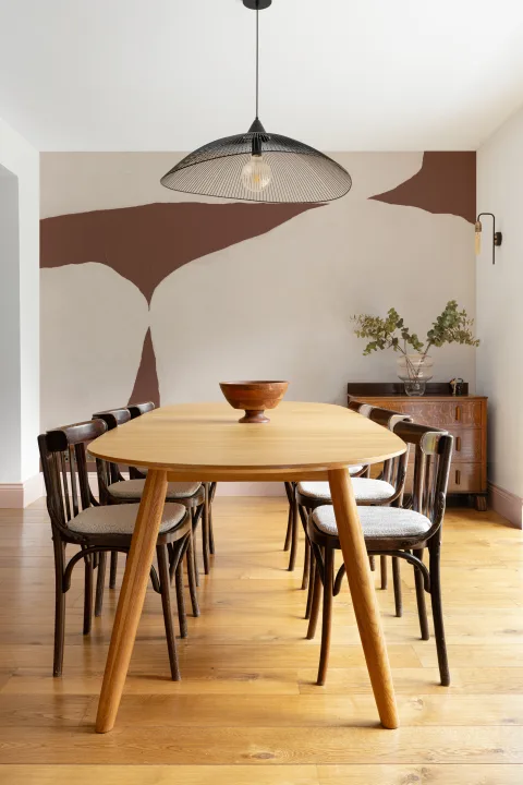 Fet, minimal, abstrakte former fototapet i terrakotta med strukturert gipseffekt