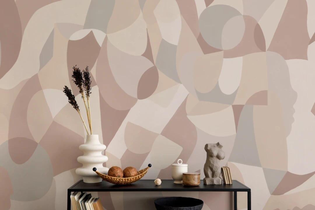 Mural abstracto cubista de forma humana en tonos beige