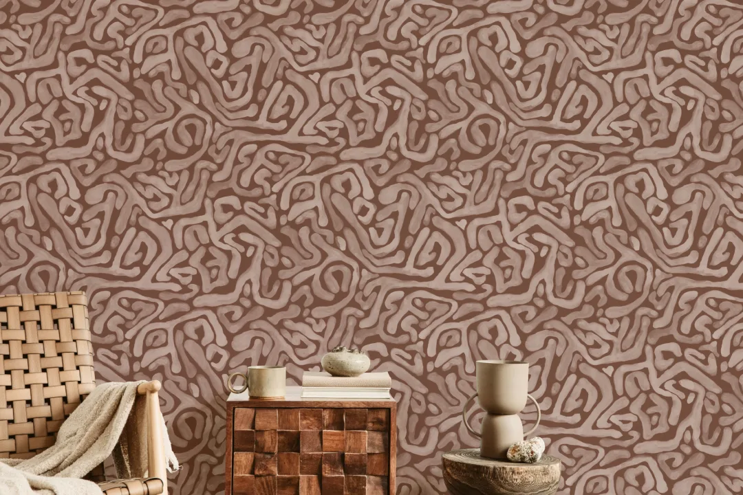 Carta da parati organica dipinta a mano con motivo a labirinto in terracotta