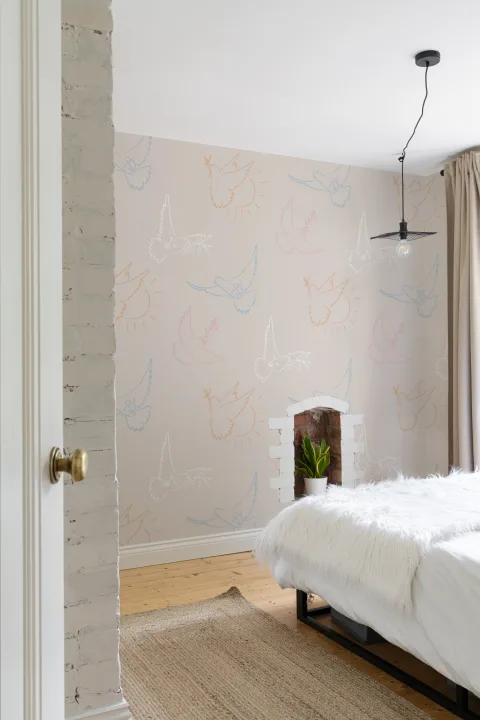 Papel Pintado con Palomas de Colores