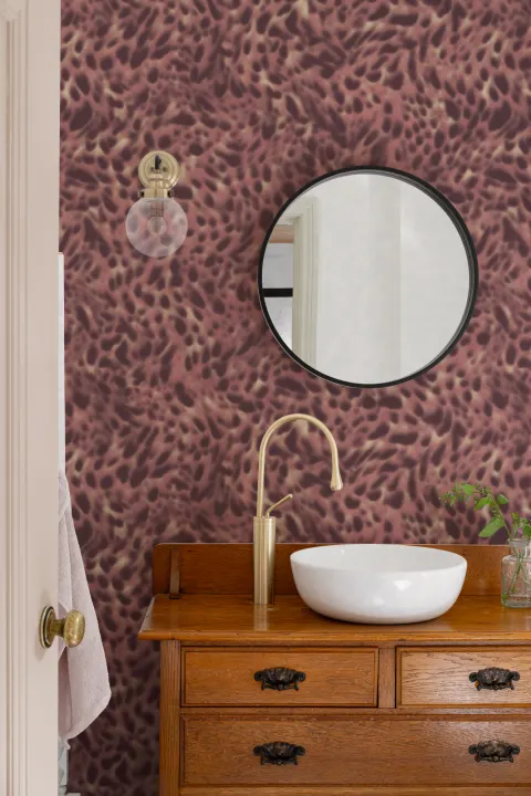 Roze dierenprint patroon eigentijdse muurschildering