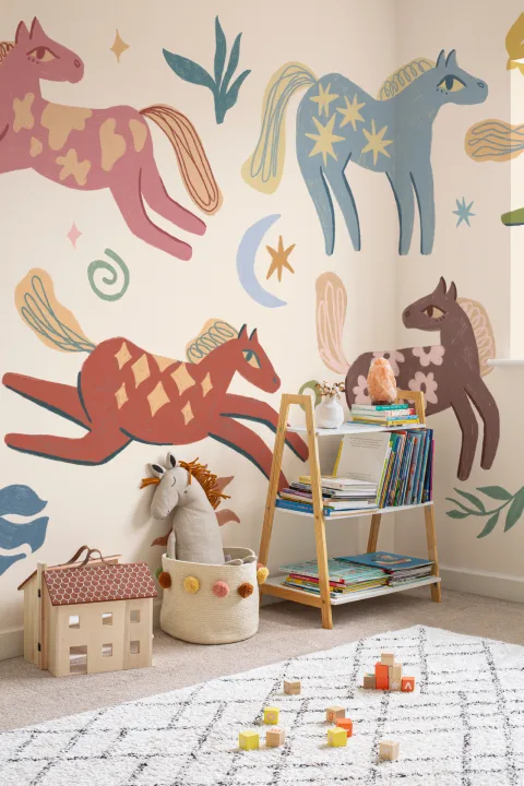 Papier peint panoramique multicolore sur les animaux de l'enfance (poney)