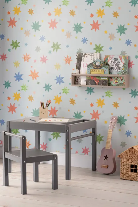 Papel Pintado Azul con Estrellas Coloridas para Niños