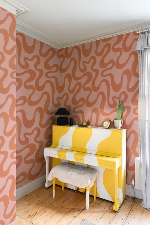 Vibrant Pink And Orange Abstract Retro Pattern Wallpaper