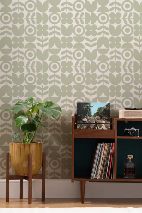 Green Geometric Retro Flower Repeat Pattern Wallpaper