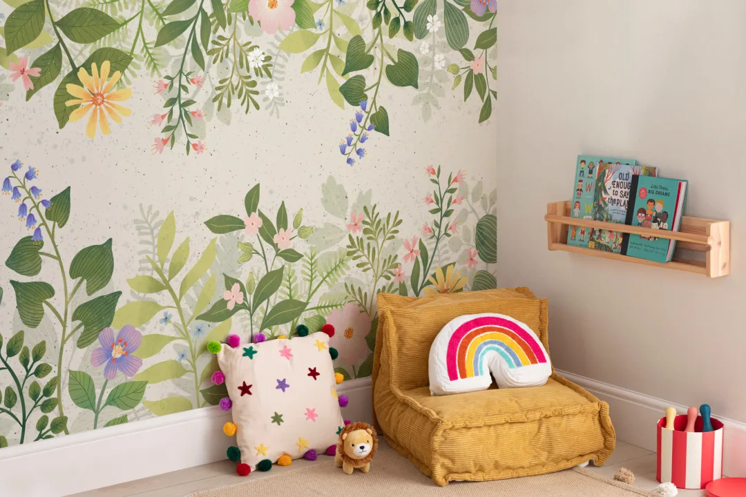 Papel Pintado Botánico Verde con Hojas y Flores