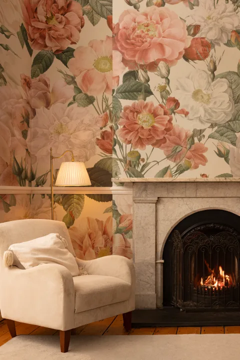 Roz și trandafiri roșii Vintage Floral Wallpaper Mural