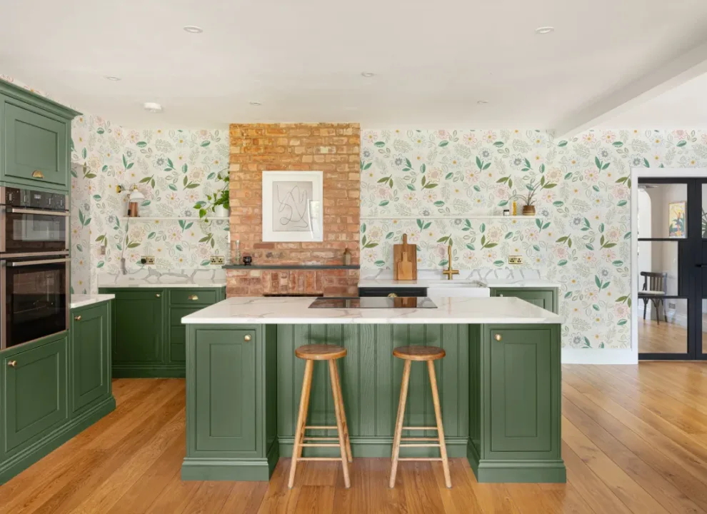 Papel Pintado Hojas y Flores Estilizadas