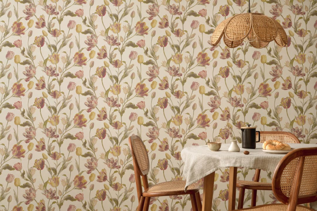Carta da parati floreale vintage calda con un tocco di elegante sobrietà
