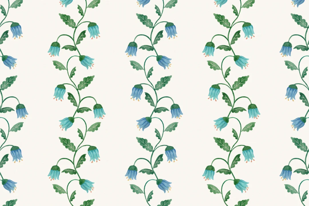 White Striped Wavy Hyacinth Wallpaper