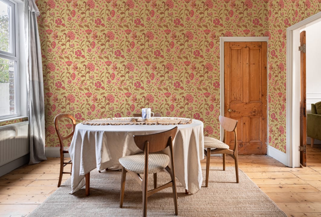 Blomstertapet i gull i indisk stil