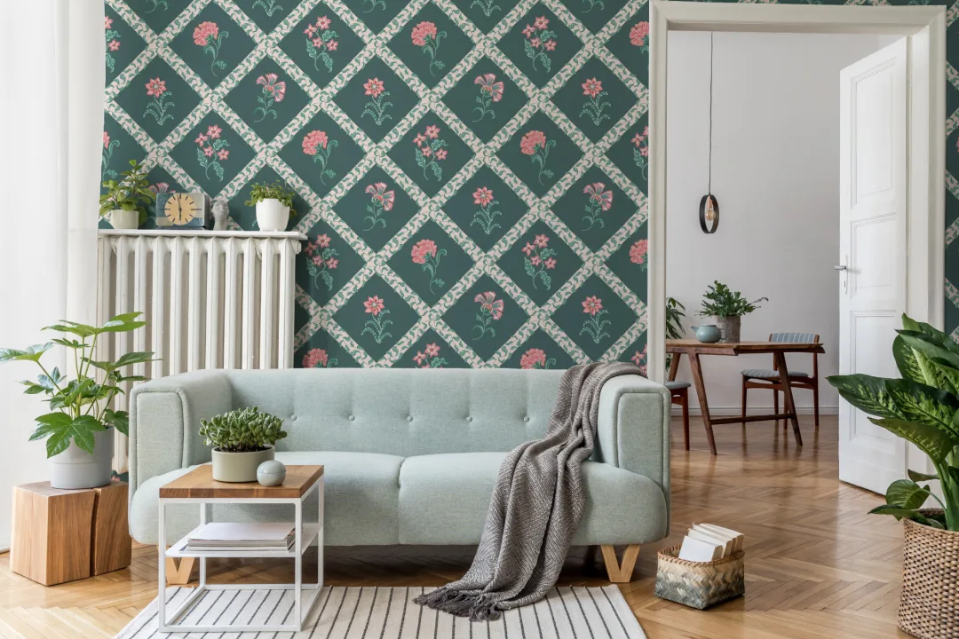 Papier peint panoramique en bois foncé avec treillis botanique