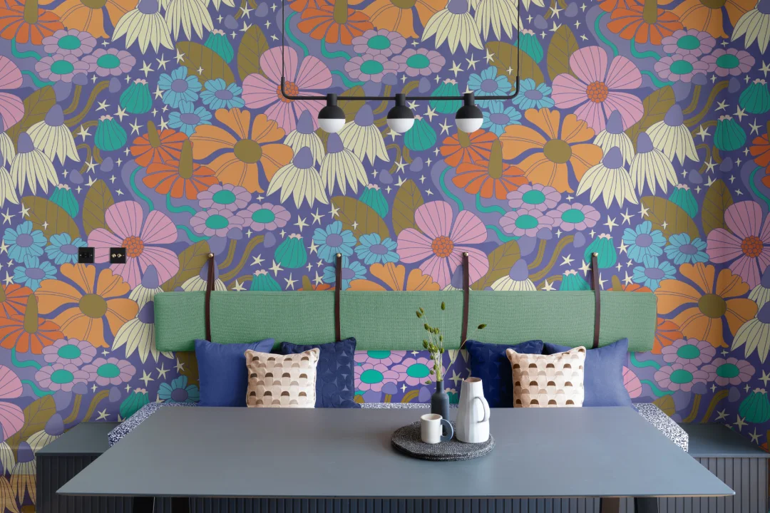 Elizabeth Olwen Cosmic Floral Purple veggmaleri