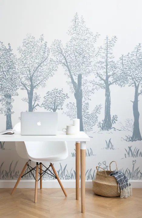 Papel pintado de bosque tradicional europeo ilustrado en azul