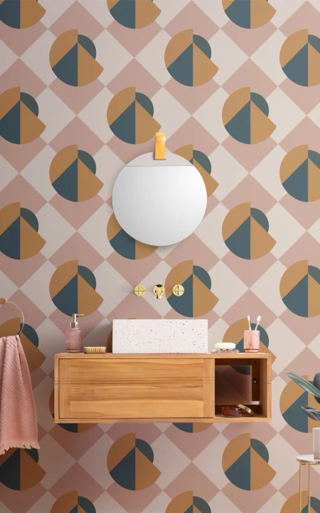 Papel Pintado Rosa y Amarillo Ocre con Motivos Geométricos Memphis
