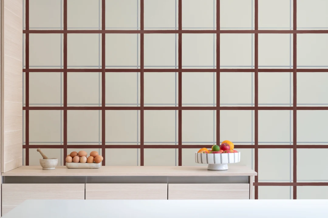 Papier peint panoramique à motif géométrique tattersall brun pour espaces modernes