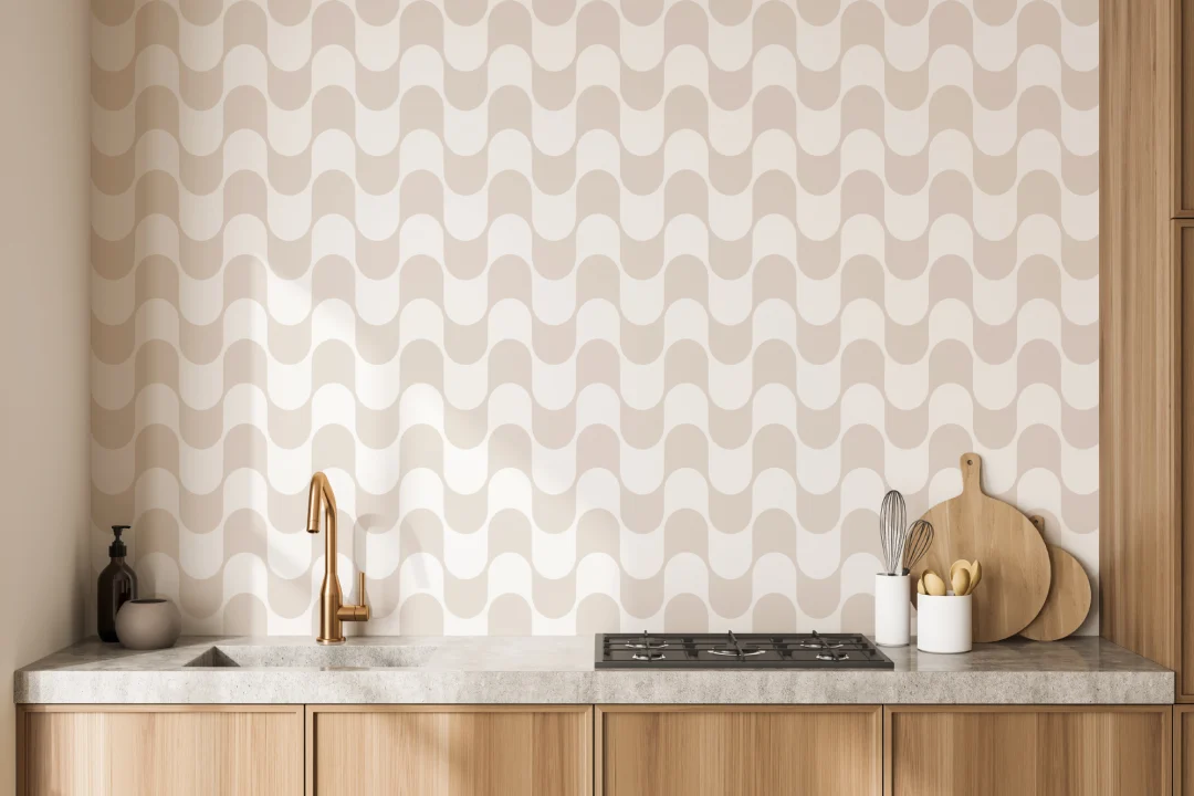 Papel de parede neutro com riscas onduladas retro