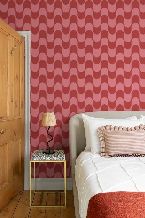 Pink & Red Retro Wavy Striped Wallpaper