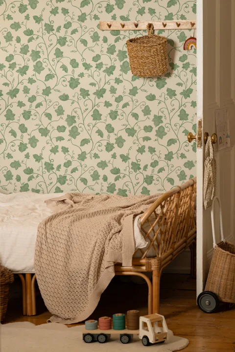 Green Cute Ivy Wallpaper