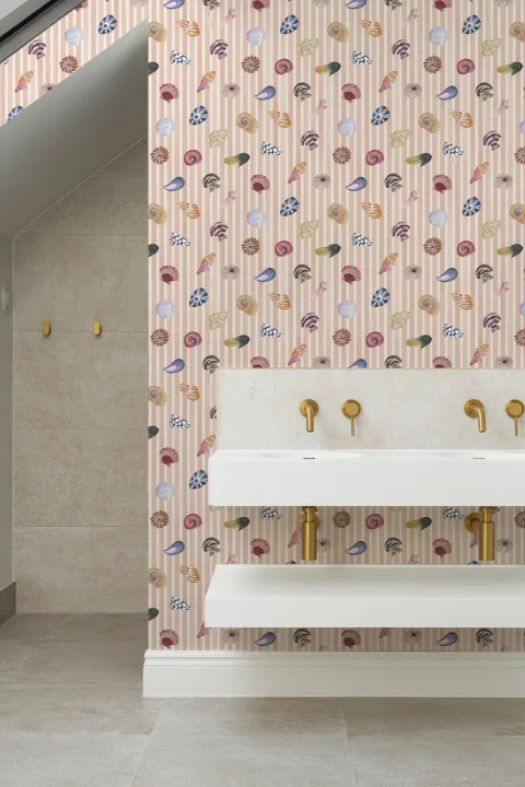 Murales de papel pintado con estampado de conchas costeras rosas