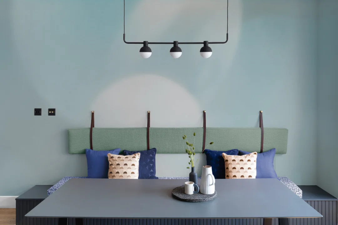 Lugn blå abstrakt orb design mural-tapeter