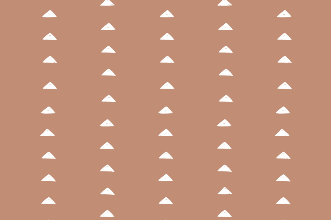 Papel Pintado Minimalista Color Terracota con Motivos de Triángulos Pequeños
