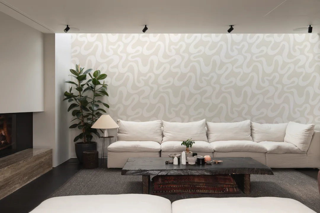 Neutral Groovy Wiggly Lines Repeat Pattern Wallpaper
