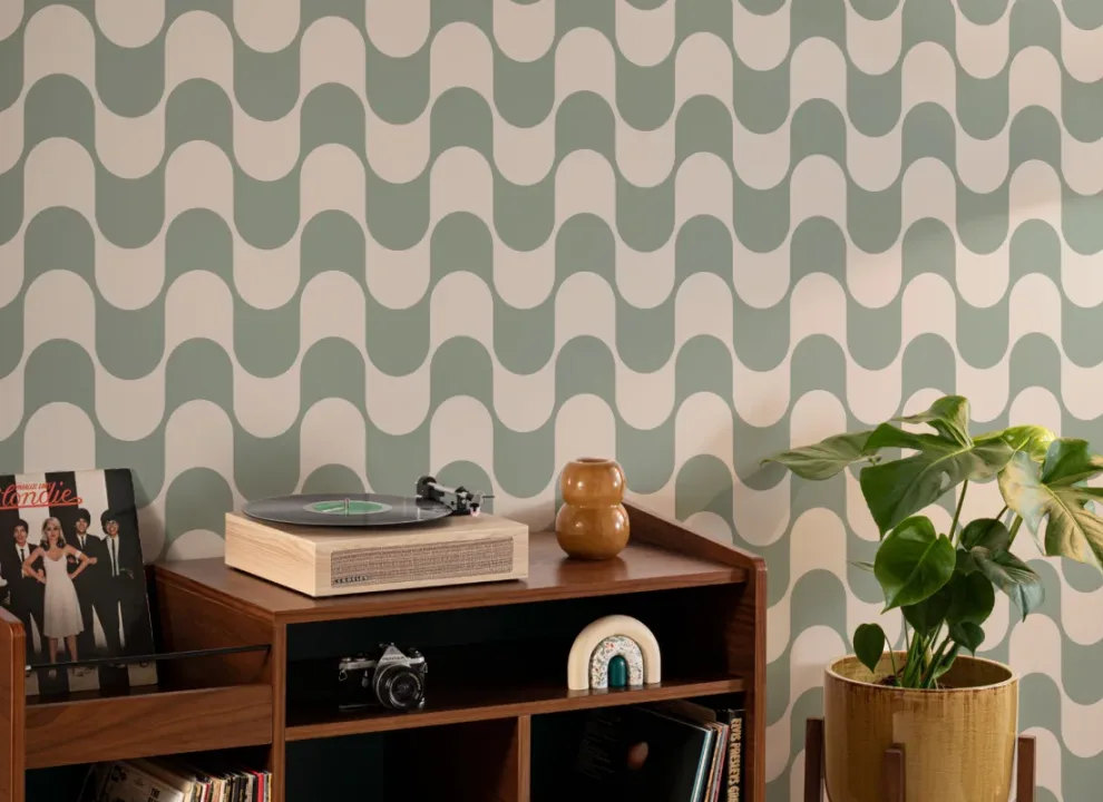 Green Groovy Retro Repeat Pattern Wallpaper