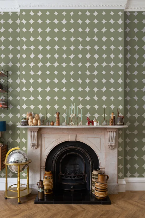 Green Polka Dot Pattern Mural For Retro Atmosphere