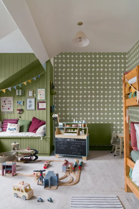 Green Polka Dot Pattern Mural For Retro Atmosphere