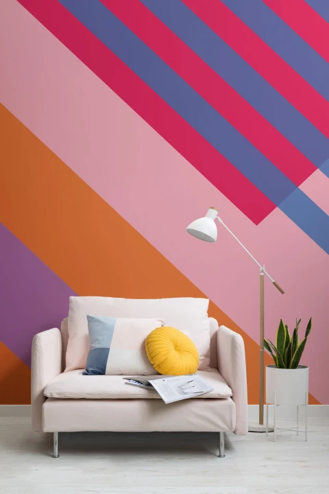 Różowo-pomarańczowa fototapeta w odważne geometryczne pasy
