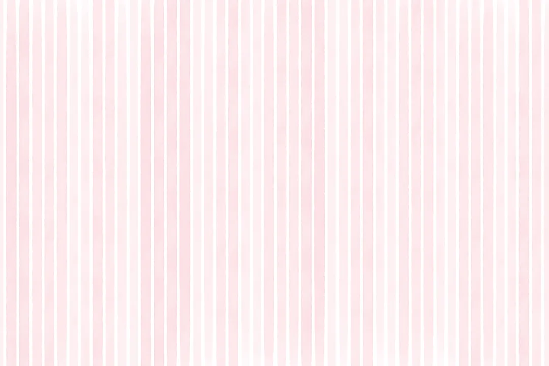 Mural Papel Pintado a Rayas Rosa y Blancas Verticales en Acuarela
