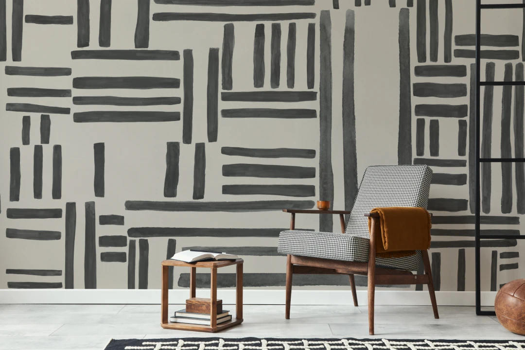 Mural de papel pintado a mano con rayas geométricas en negro