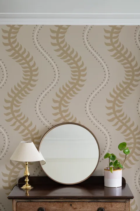 Mural de papel pintado con diseño de ondas amarillas para espacios contemporáneos