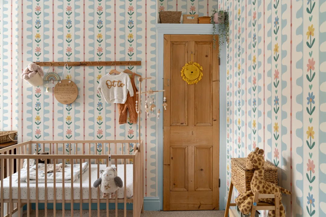 Multicolor Vintage Floral Pattern Mural Adds Playful Charm