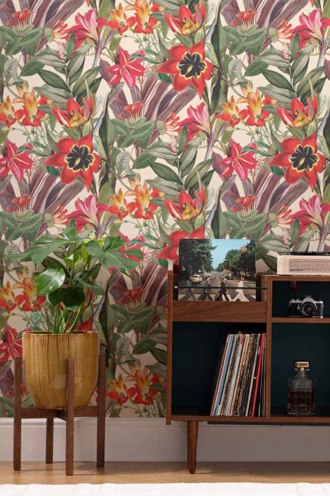 Vintage Tropical Foliage Beige Repeat Pattern Wallpaper