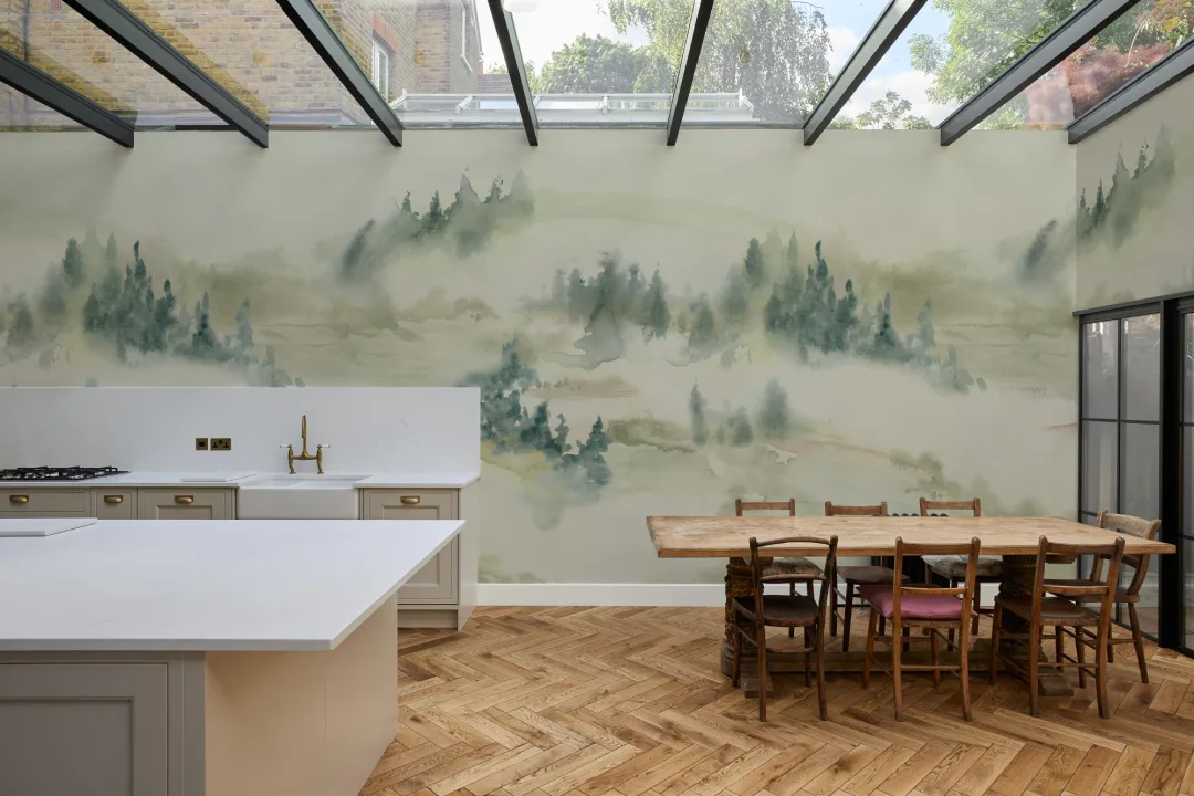 Mural de aguarela de paisagem verde e serena para espaços tranquilos