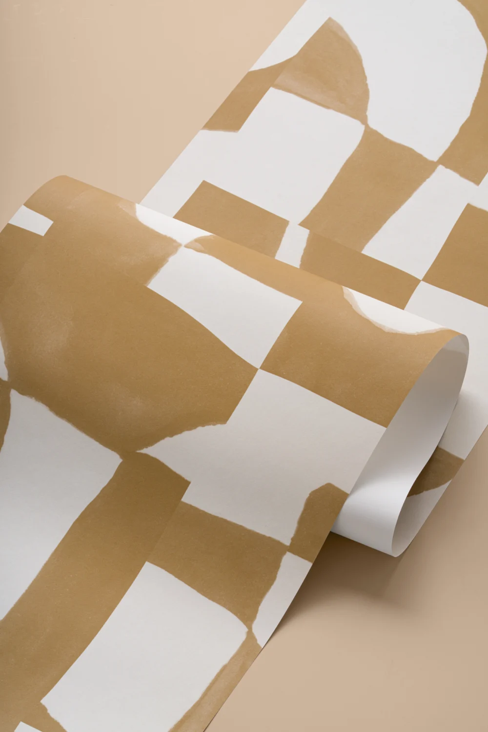 Moderne Mosterd Abstracte Muurschildering met Handgesneden Vormen en Textuureffect