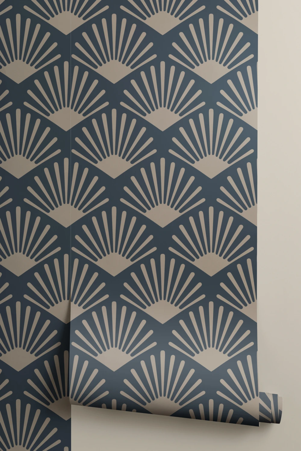 Mustertapete Rapport Fächer Art Deco Goldfarben und Marineblau