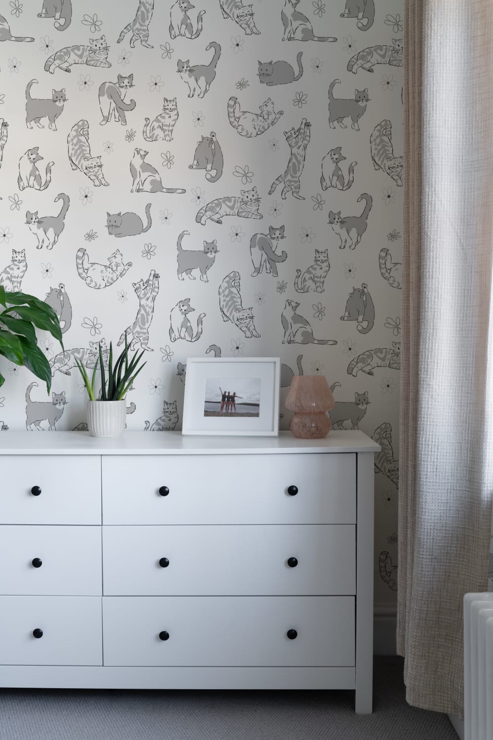 Grijs kattenpatroon kindermuurschildering voor speelse ruimtes