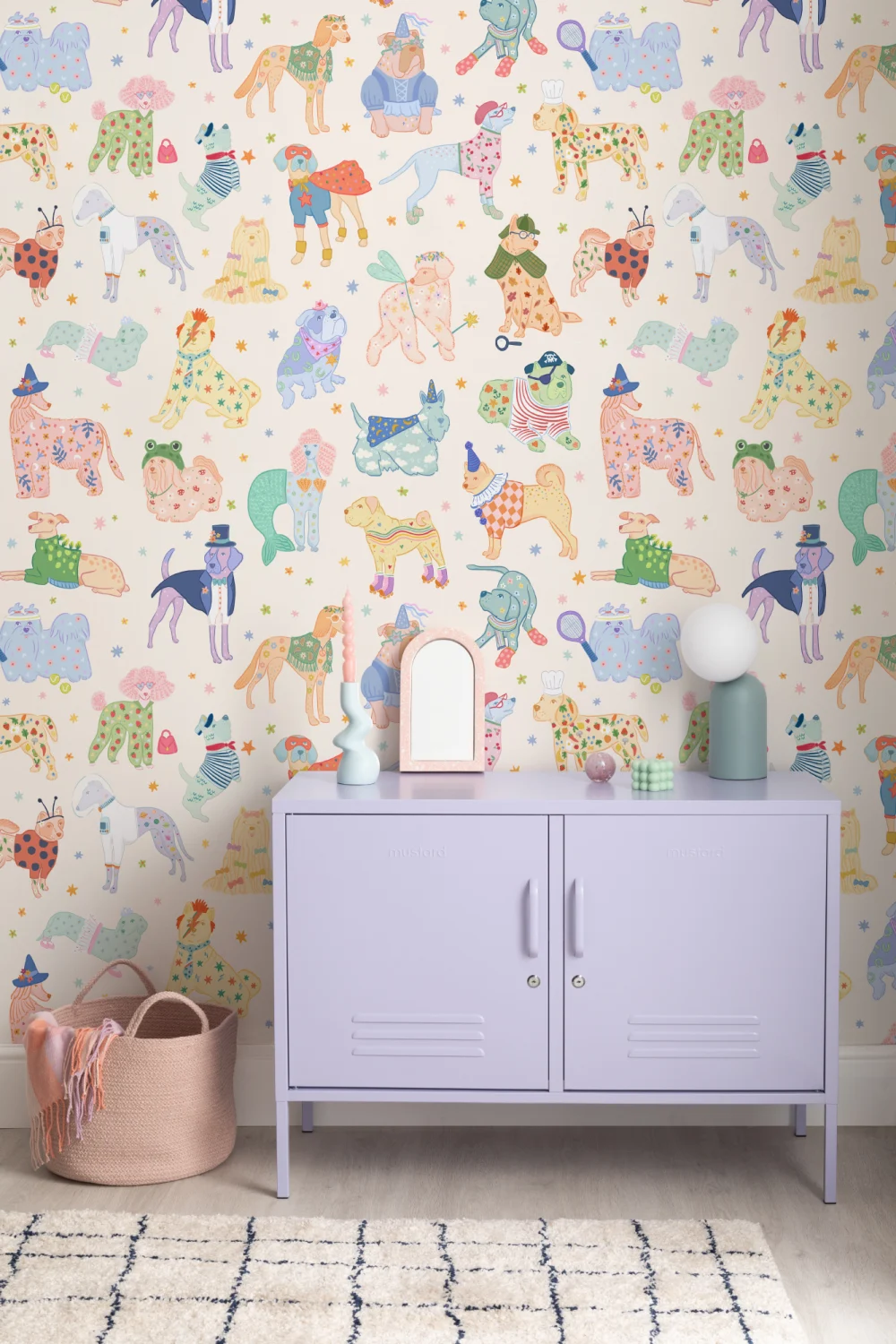 Mural de cães coloridos com fatos