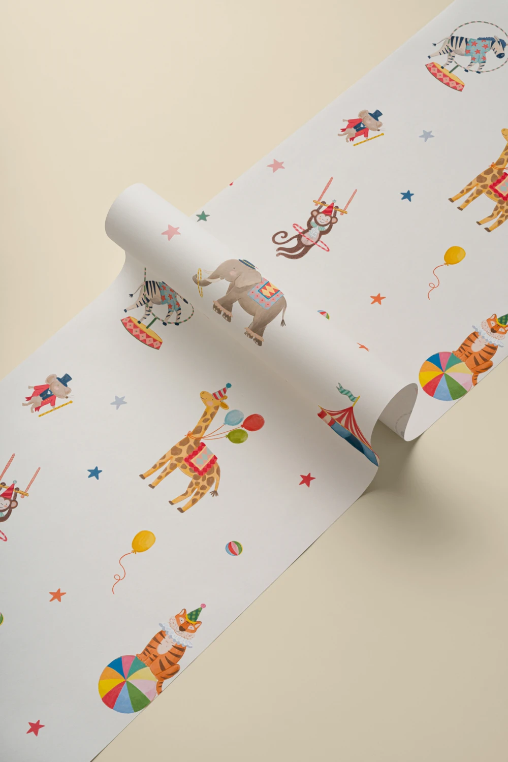 Papier peint beige des animaux du cirque pour les enfants