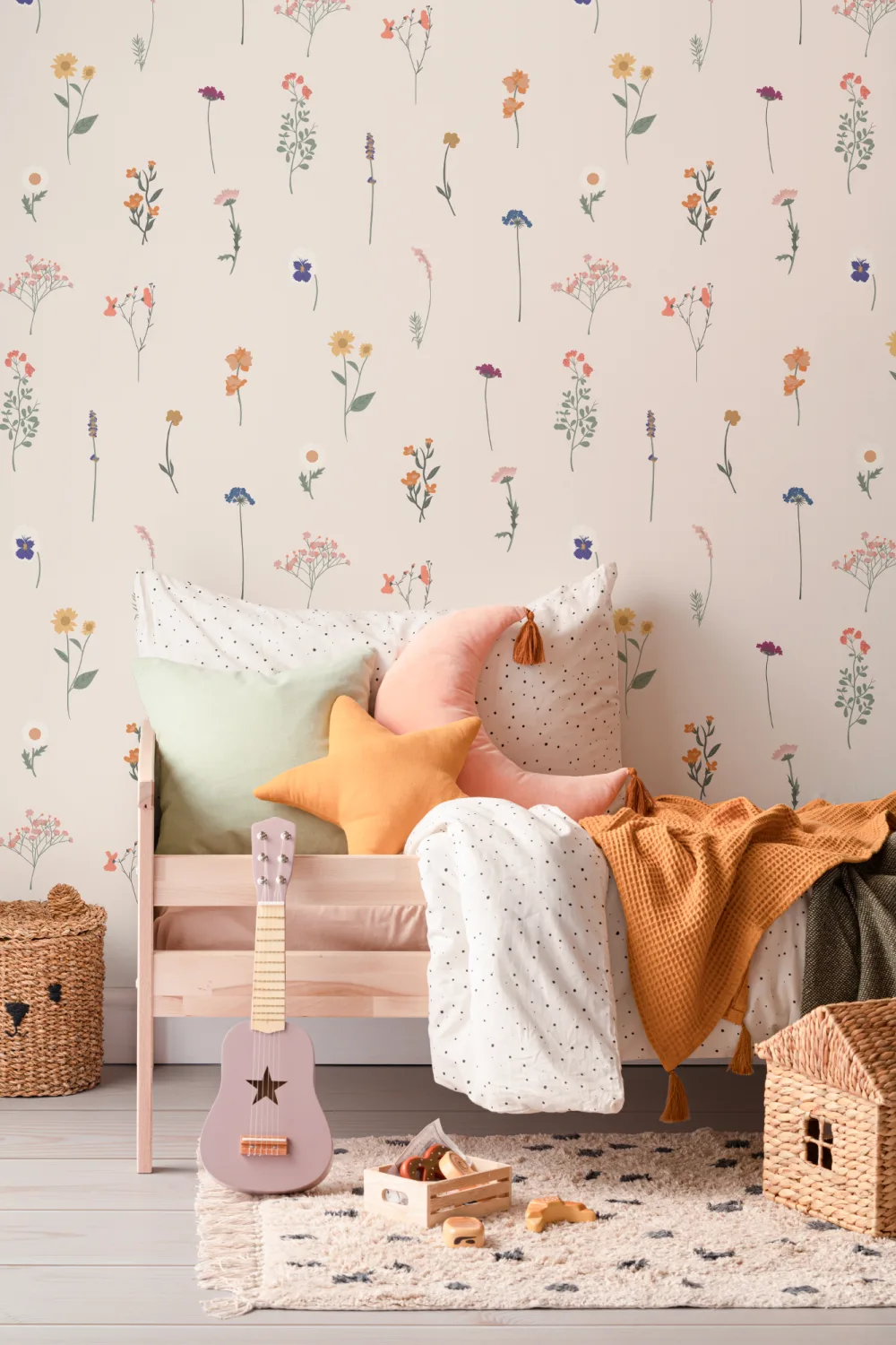 Papel Pintado Motivos de Flores Prensadas sobre Fondo Crema