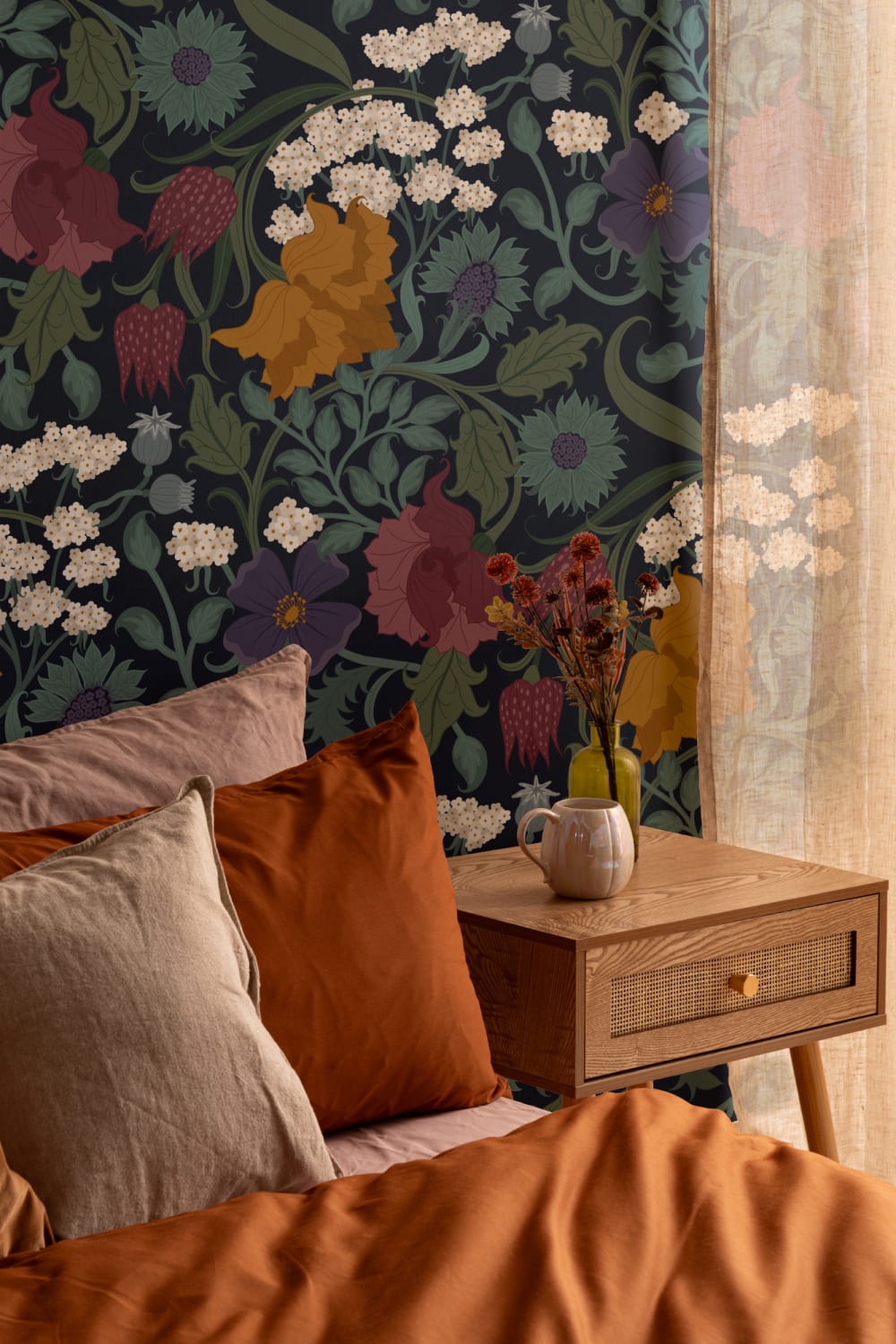 Vintage kleurrijk donker bloemenpatroon behang