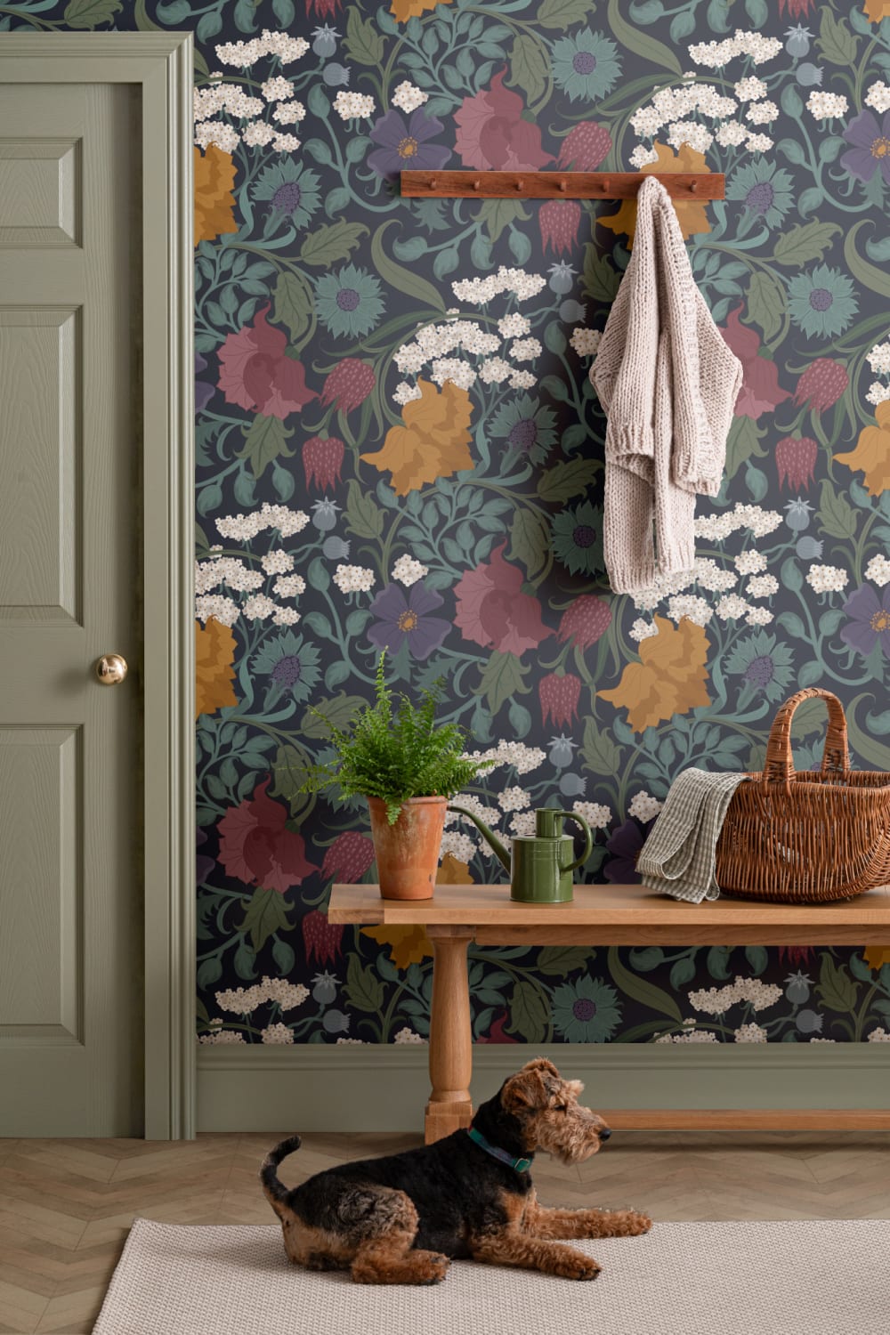 Vintage kleurrijk donker bloemenpatroon behang