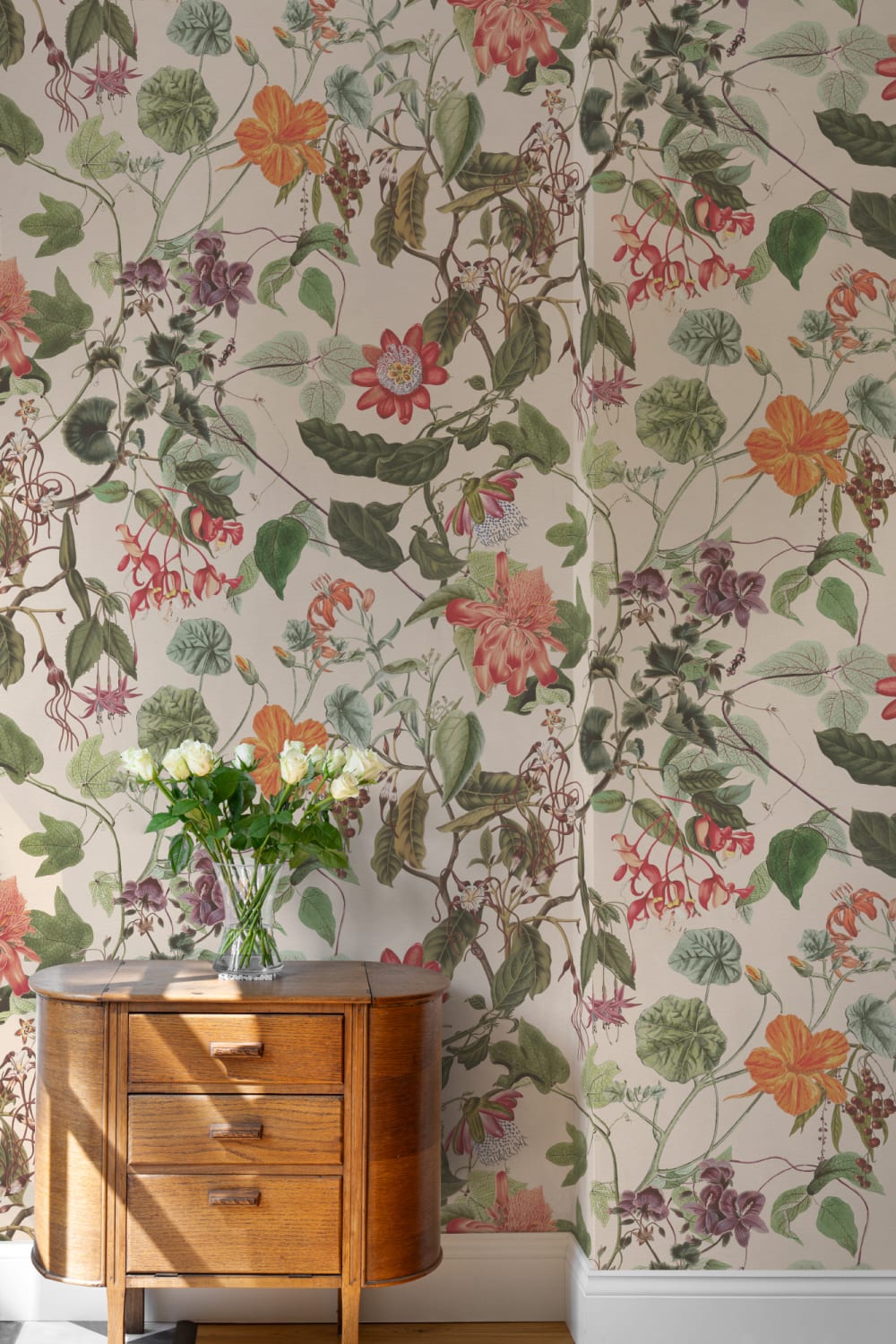 Elegant Botanical Floral Wall Mural in Cream