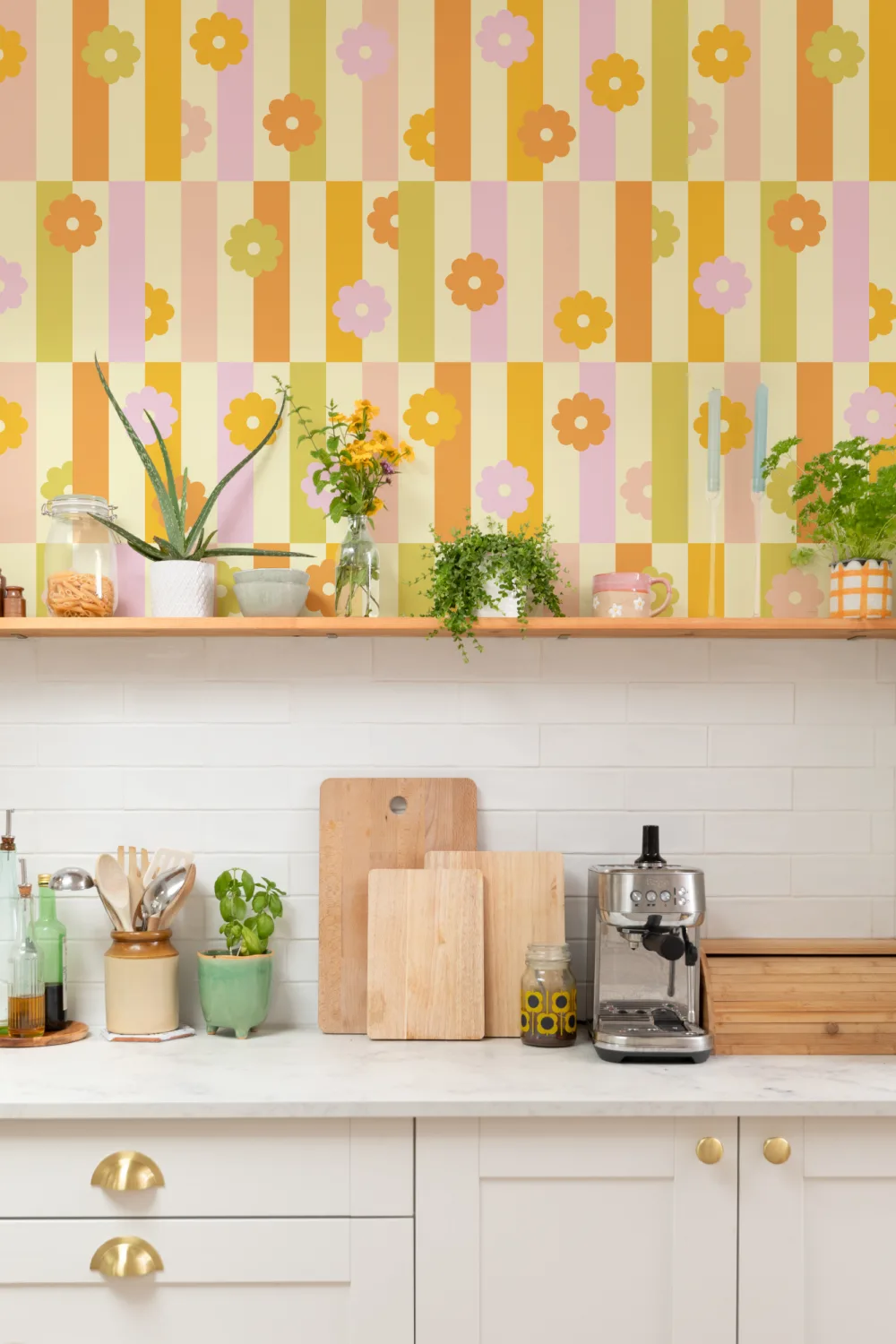 Elizabeth Olwen Flower Shift Orange Mural-tapeter